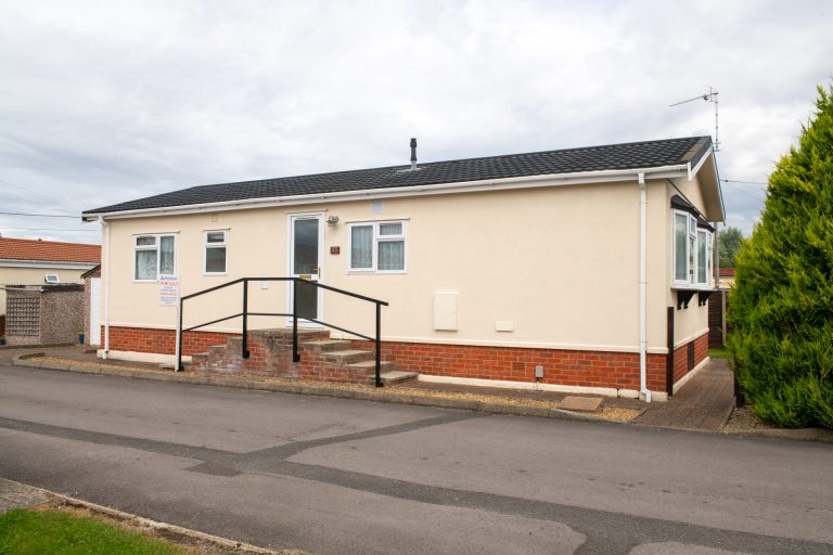 45 WESTFIELD CLOSE, CANE LANE, GROVE, WANTAGE, OX12 0AE Brookwood