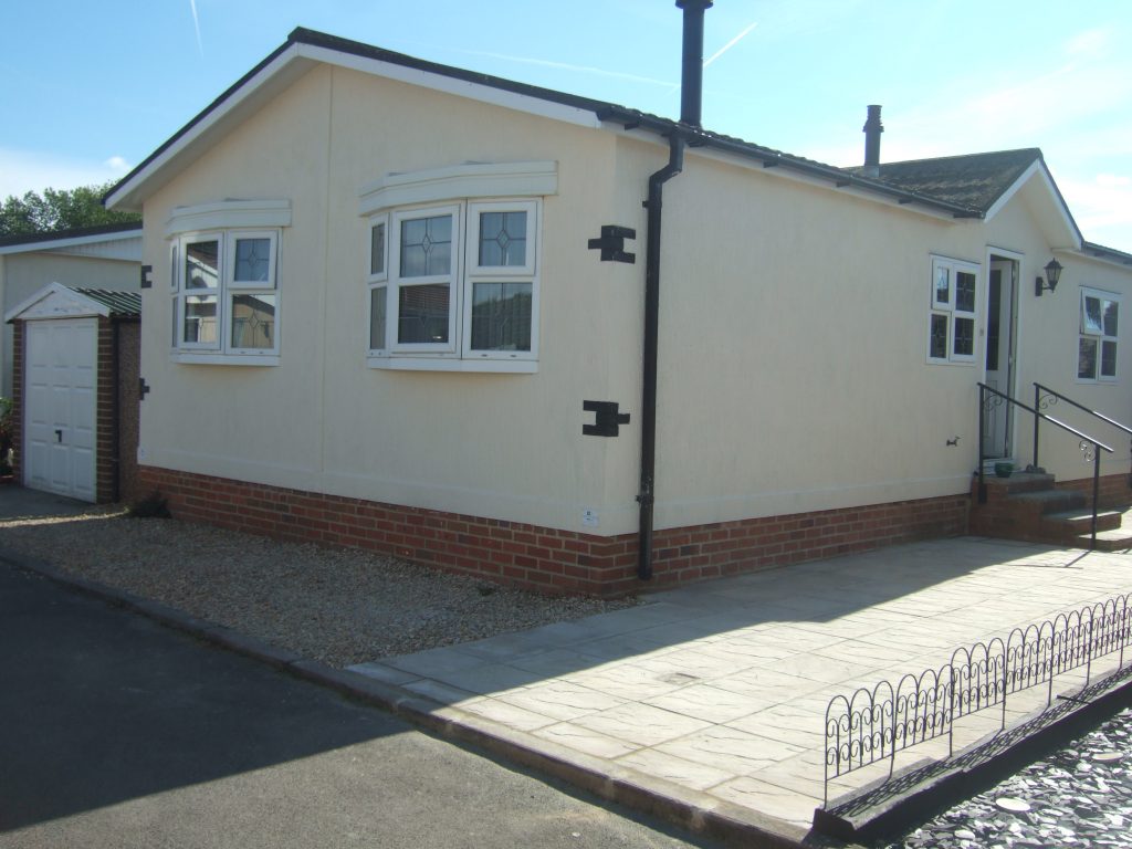 OXFORD PARK HOME ESTATE, SANDFORD ON THAMES, OXFORD, OX4 4YU