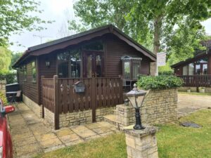 LINCOLN FARM PARK, HIGH STREET, STANDLAKE, NR WITNEY, OXON, OX29 7TJ