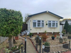 KILN CLOSE, OXFORD PARK HOME ESTATE, SANDFORD ON THAMES, OXFORD, OX4 4YS