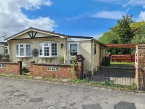 MAIN AVENUE, OXFORD PARK HOME ESTATE, SANDFORD ON THAMES, OXFORD, OX4 4YT