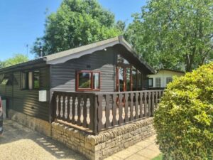 LINCOLN FARM PARK, HIGH STREET, STANDLAKE, NR WITNEY, OXON, OX29 7TJ