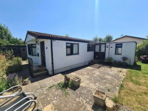 HEYFORD LEYS, CAMP ROAD, UPPER HEYFORD, OXON, OX25 5LX
